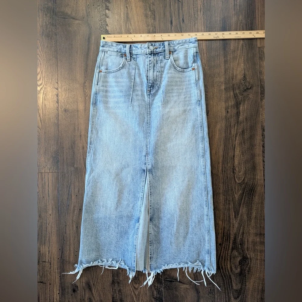 Lucky Brand Women’s Front Slit Denim Skirt Light Wash Size 0 - Picture 13 of 14